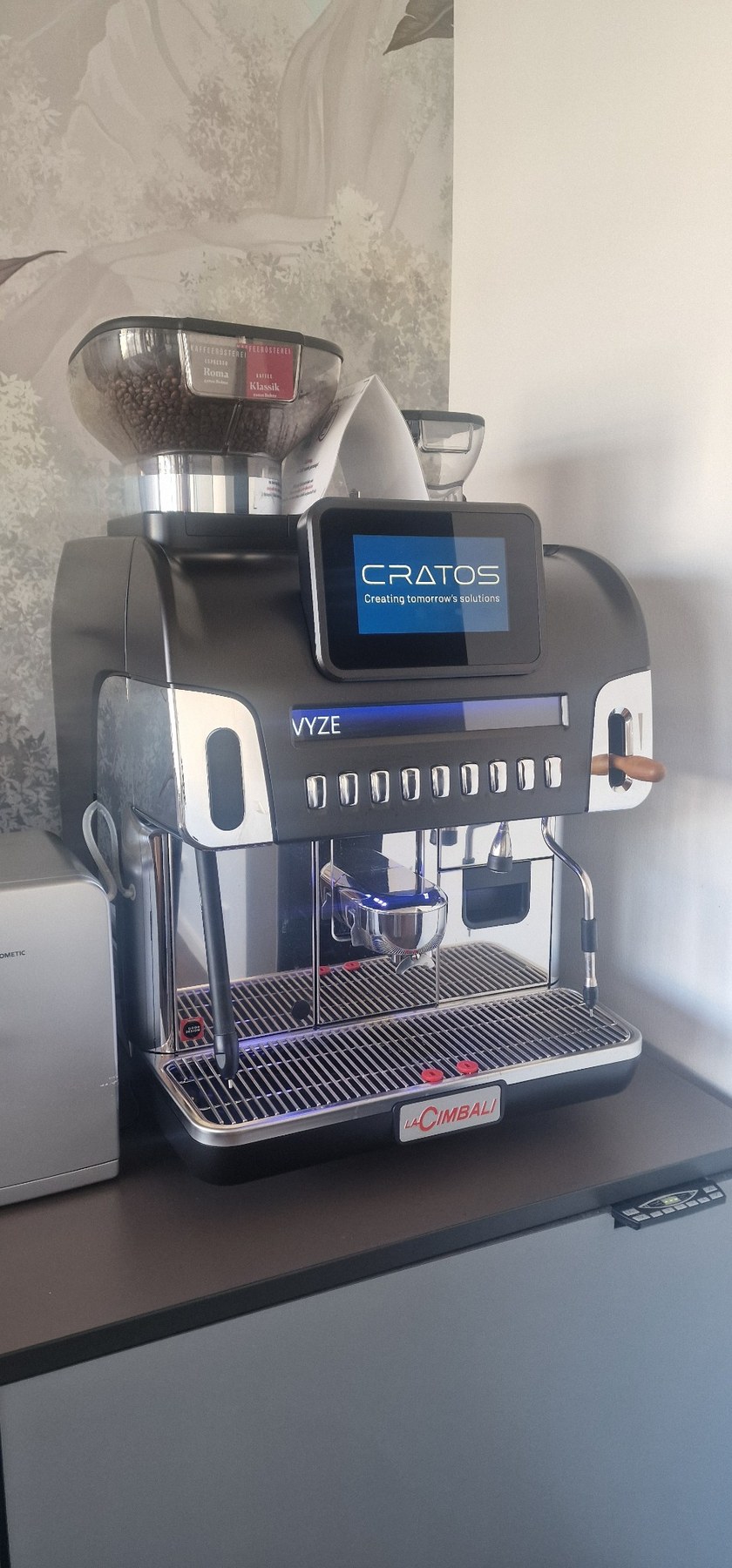 Gebrauchte Gastro-Kaffeemaschine La Cimbali S60 CP10 – Originalfoto Seitenansicht
